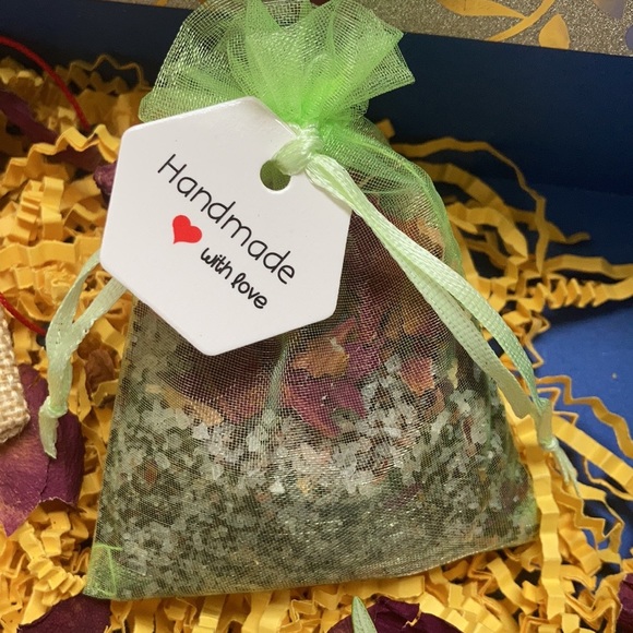 New Year 🎊Abundance, Prosperity, protection and Luck celebration kit. - Picture 4 of 15